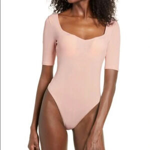 PRICE FIRM Leith Sweetheart Neck Bodysuit in Pink Smoke